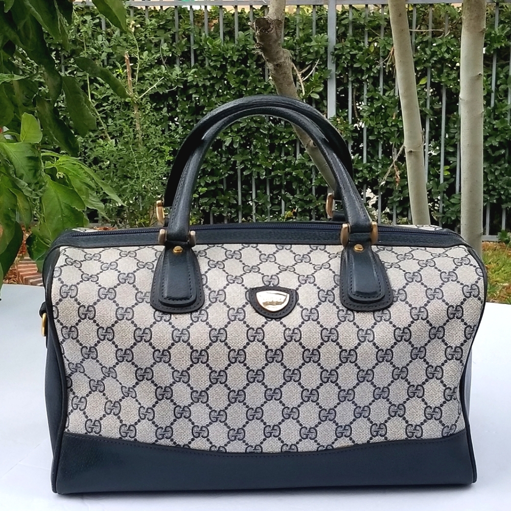 Stunning  Rare Vintage Gucci GG Supreme Navy Boston small Travel Train case bag